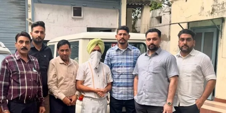ਅਫ਼ਸਰ (ਐਸਡੀਓ) ਹਰਦੀਪ ਸਿੰਘ ਨੂੰ 50,000 ਰੁਪਏ ਦੀ ਰਿਸ਼ਵਤ ਲੈਂਦਿਆਂ ਰੰਗੇ ਹੱਥੀਂ ਕਾਬੂ